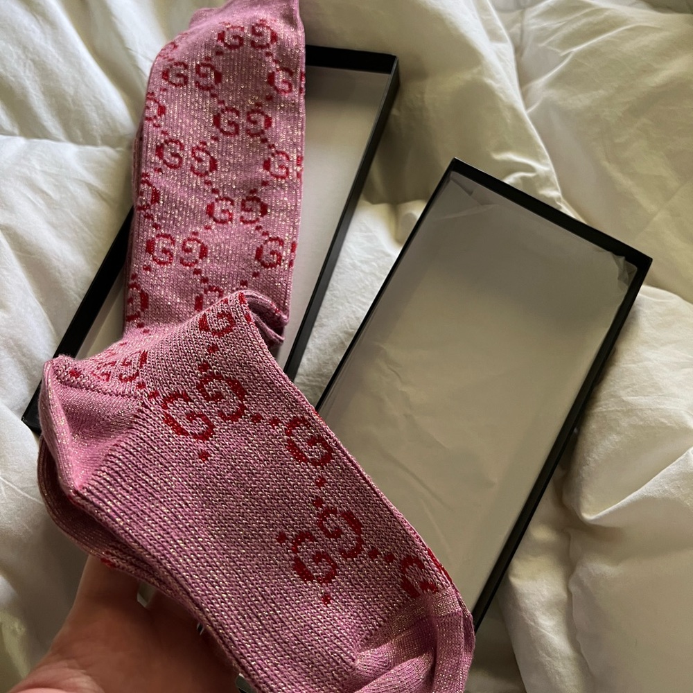 GUCCI pink glitter women’s socks.
